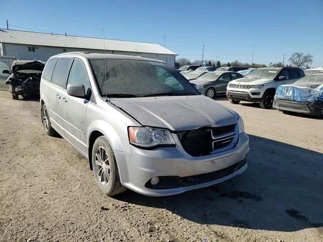 2016 Dodge Caravan - Image 12
