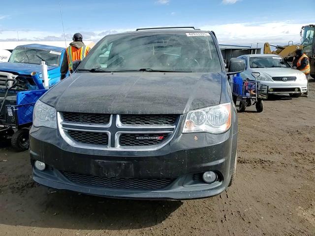2020 Dodge Caravan - Image 11