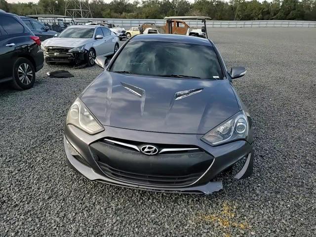 2015 Hyundai Genesis - Image 11
