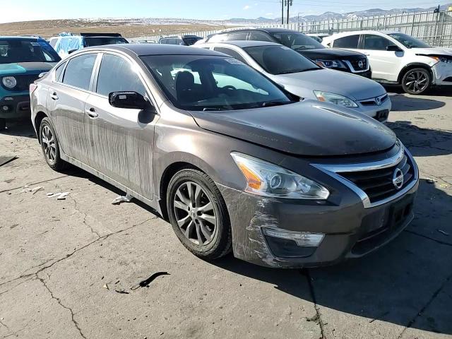 2015 Nissan Altima - Image 10