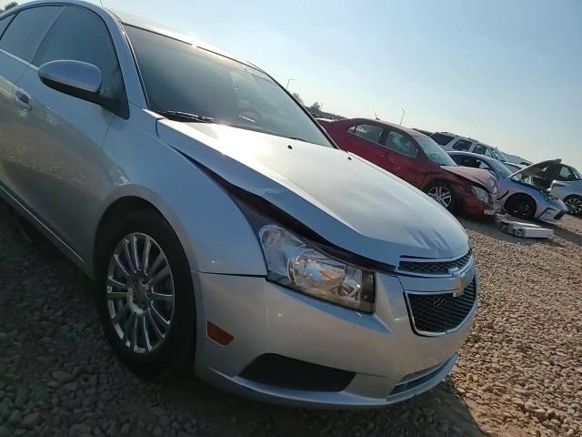 2011 Chevrolet Cruze - Image 11