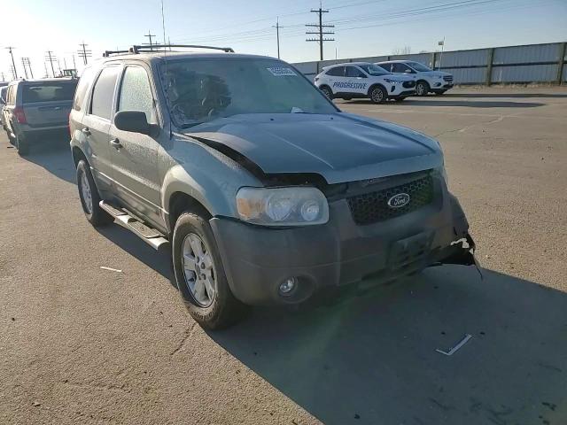 2006 Ford Escape - Image 12