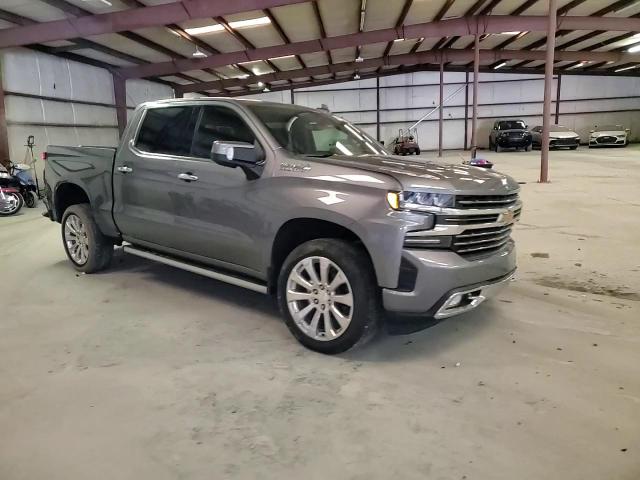 2022 Chevrolet Silverado - Image 11