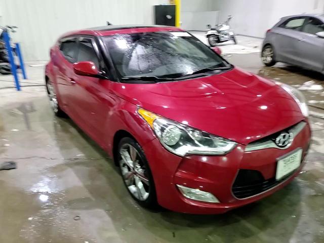 2016 Hyundai Veloster - Image 13