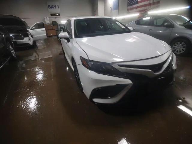2022 Toyota Camry - Image 13