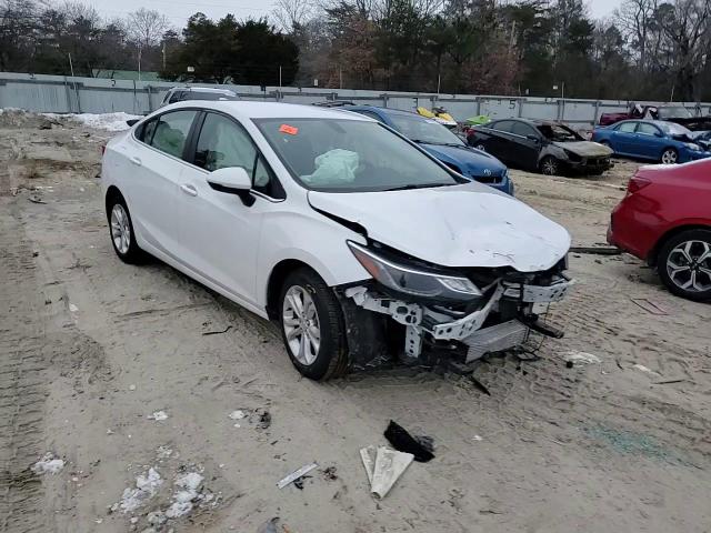 2019 Chevrolet Cruze - Image 11