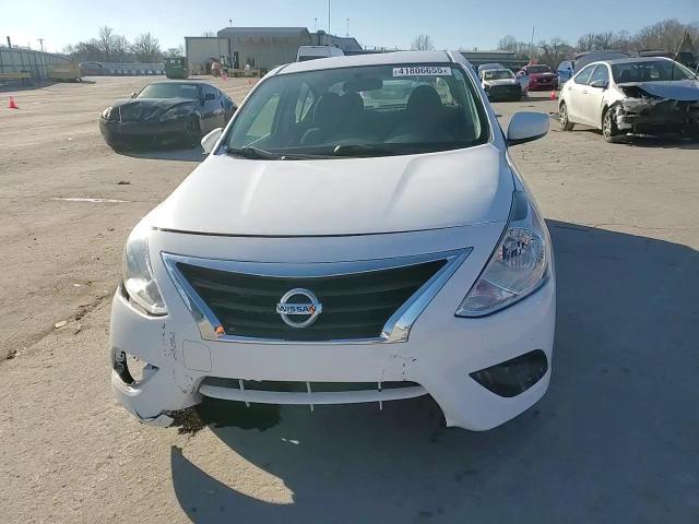 2019 Nissan Versa - Image 14