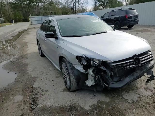 2015 Volkswagen Passat - Image 11