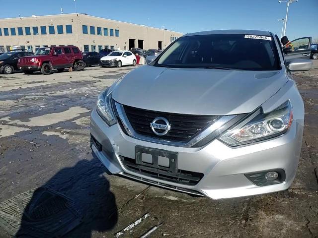 2018 Nissan Altima - Image 13