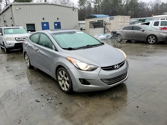 2012 Hyundai Elantra - Image 13