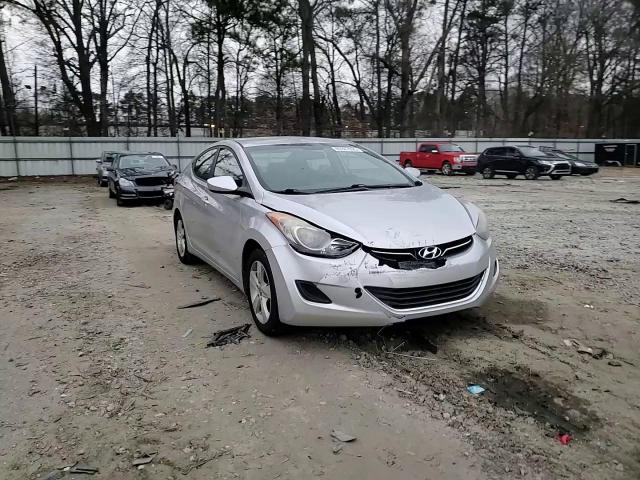 2013 Hyundai Elantra - Image 13