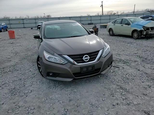 2016 Nissan Altima - Image 11