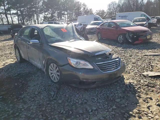 2014 Chrysler 200 - Image 11