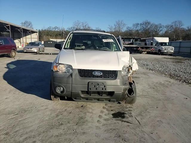 2005 Ford Escape - Image 11
