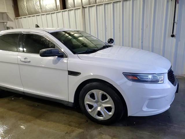 2016 Ford Taurus - Image 13
