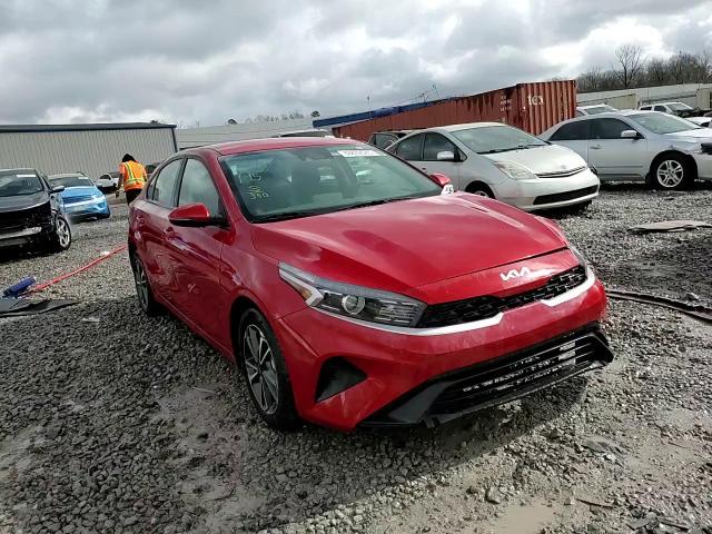 2023 Kia Forte - Image 13