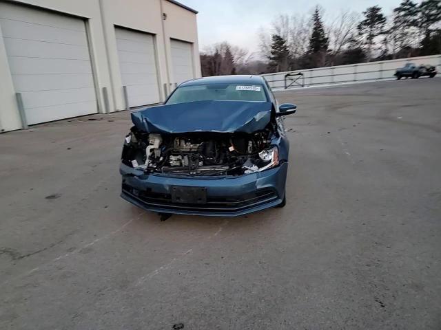2017 Volkswagen Jetta - Image 11