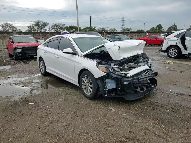 2018 Hyundai Sonata - Image 11