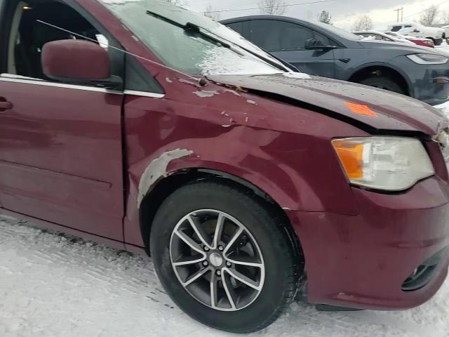 2017 Dodge Caravan - Image 12