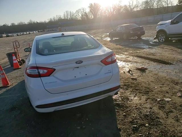2013 Ford Fusion - Image 13