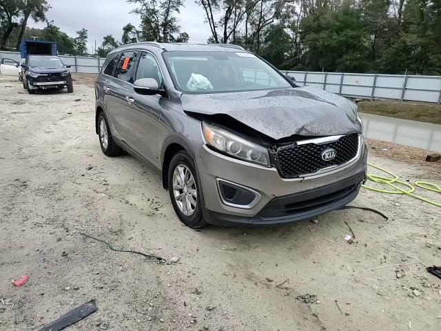 2016 Kia Sorento - Image 14