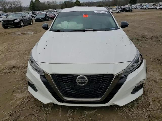 2020 Nissan Altima - Image 11