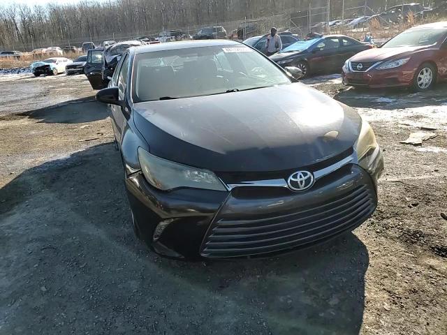 2016 Toyota Camry - Image 11