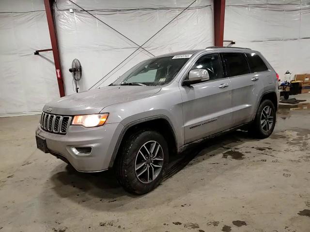 2019 Jeep Grand Cherokee - Image 11