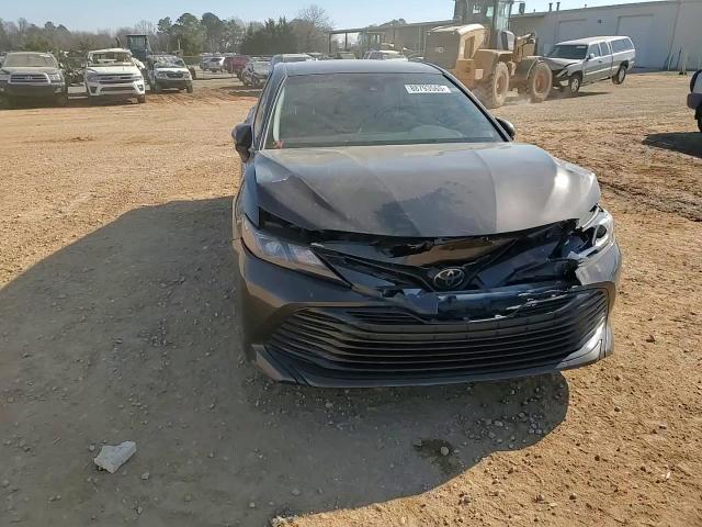 2018 Toyota Camry - Image 11