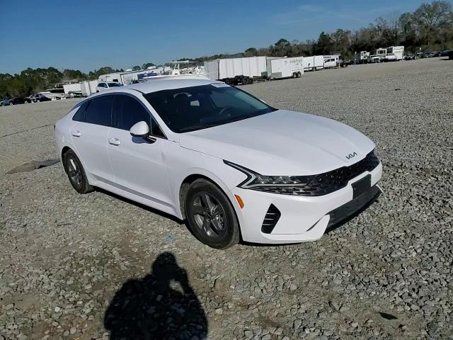 2022 Kia K5 - Image 11