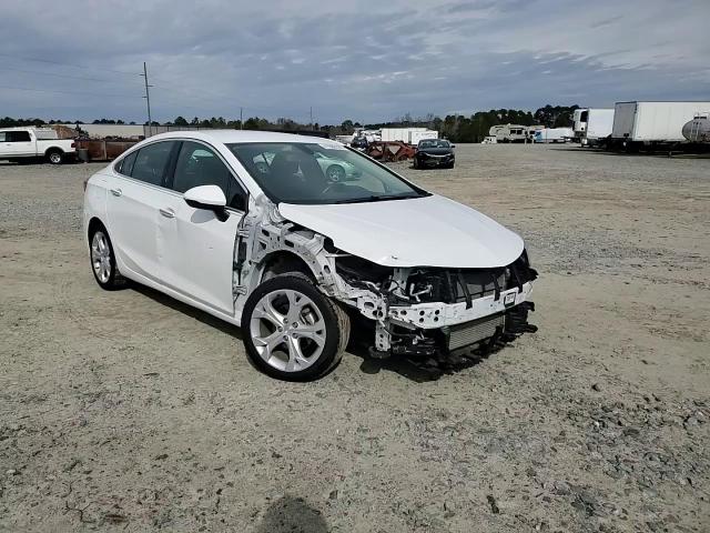 2018 Chevrolet Cruze - Image 13