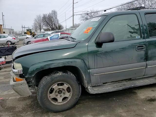 2004 Chevrolet Suburban - Image 12