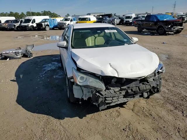 2015 Toyota Camry - Image 10