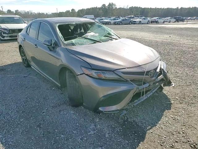 2022 Toyota Camry - Image 11