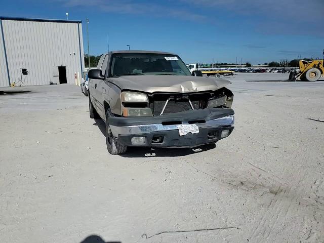 2004 Chevrolet Silverado - Image 11