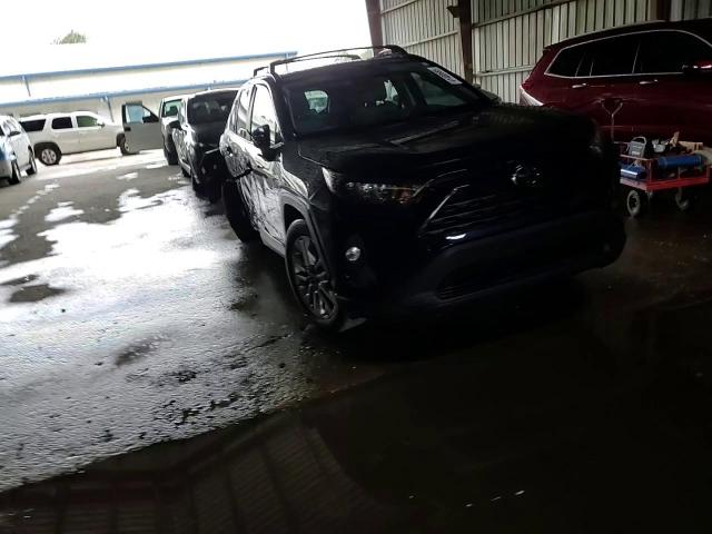 2019 Toyota RAV 4 - Image 12
