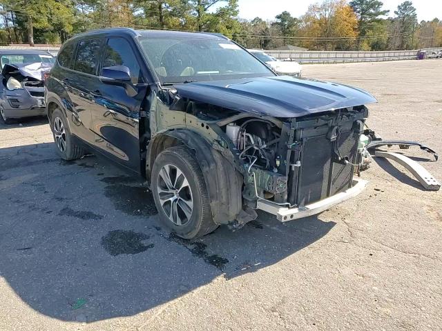 2020 Toyota Highlander - Image 15