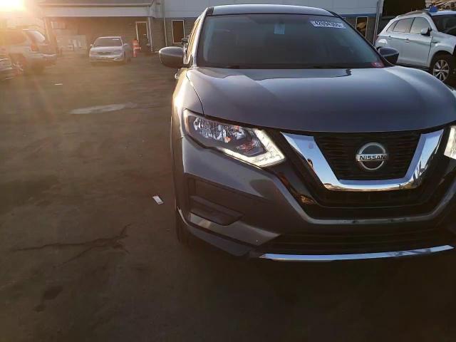 2018 Nissan Rogue - Image 11