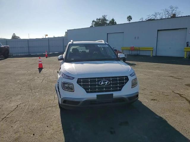2024 Hyundai Venue - Image 11