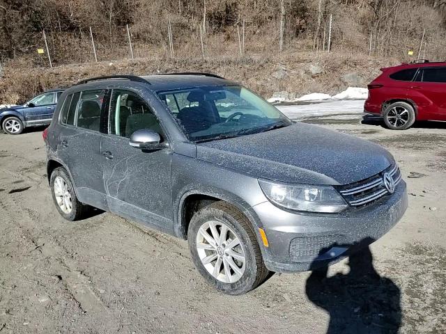 2018 Volkswagen Tiguan - Image 12