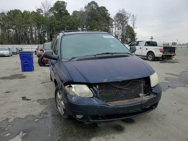 2004 Dodge Caravan - Image 12