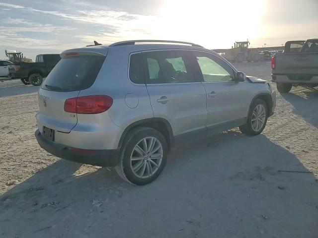 2016 Volkswagen Tiguan - Image 12
