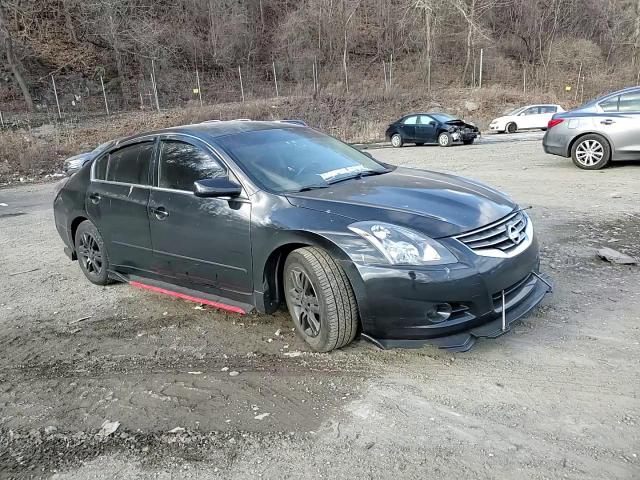 2011 Nissan Altima - Image 10