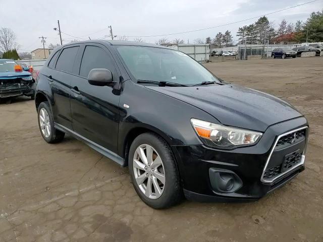 2015 Mitsubishi Outlander - Image 12