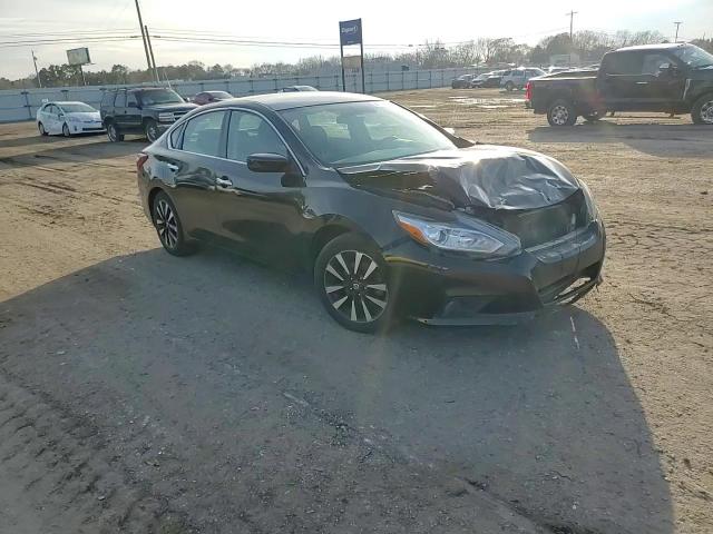 2018 Nissan Altima - Image 10