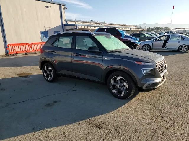 2024 Hyundai Venue - Image 11