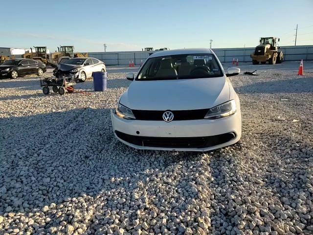 2014 Volkswagen Jetta - Image 11