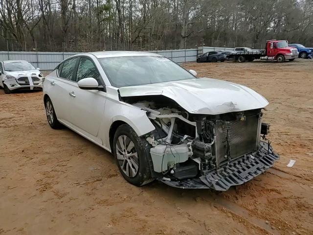 2020 Nissan Altima - Image 10