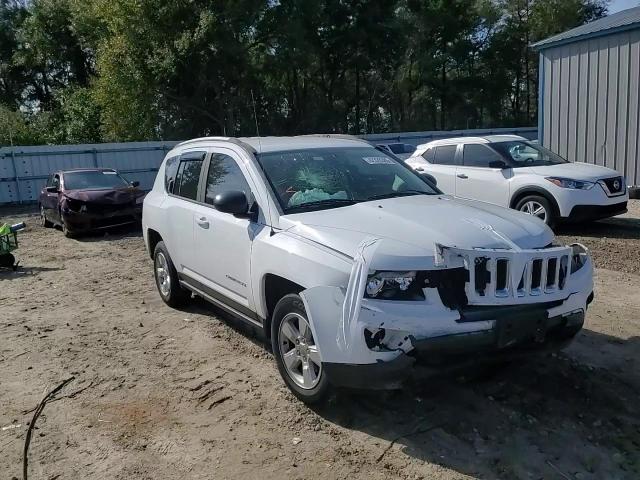 2016 Jeep Compass - Image 13