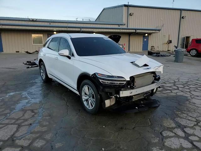 2022 Genesis GV70 - Image 15